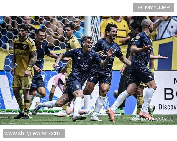 九十年代高冷足球球星风采：他们如何在绿茵场上书写传奇